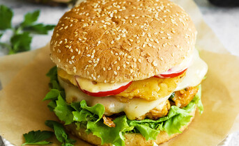 ananas piscanec burger30 750x600